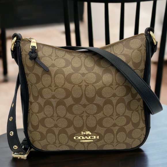 Coach Handbags - EUC Coach Ellie File Bag in Signature Canvas